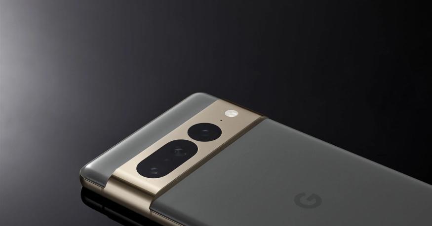 Google’s Pixel 8 Pro Prototype Revealed in a Leak